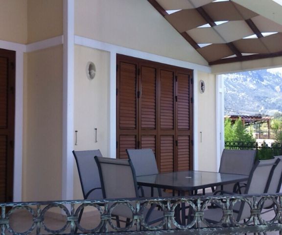  4 + 1 FULLY FURNISHED VILLA WITH POOL AND POOL IN THE LAPTA.