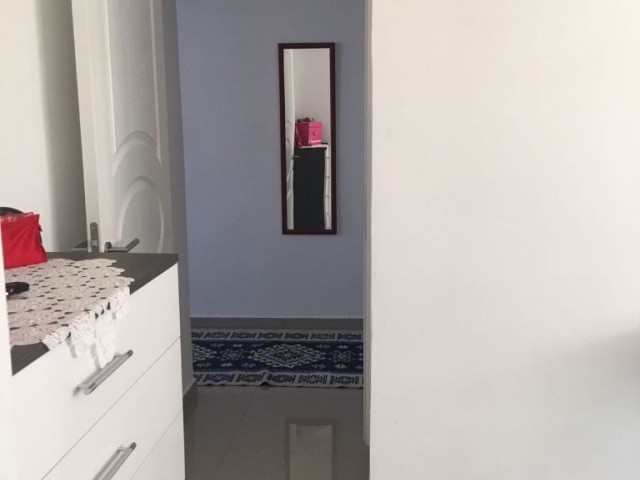 ALSANCAK'DA DAĞ MANZARALI ORTAK HAVUZLU 1+1 SATILIK DAİRE