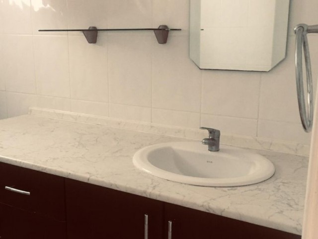 Flat To Rent in Yeşiltepe, Kyrenia