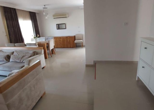 Flat To Rent in Alsancak, Kyrenia