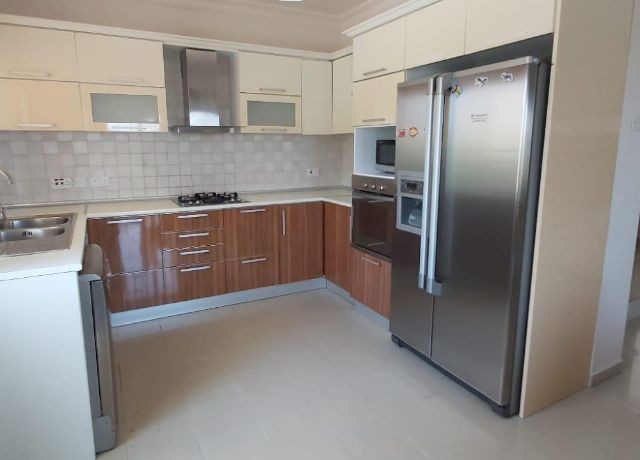 Flat To Rent in Alsancak, Kyrenia