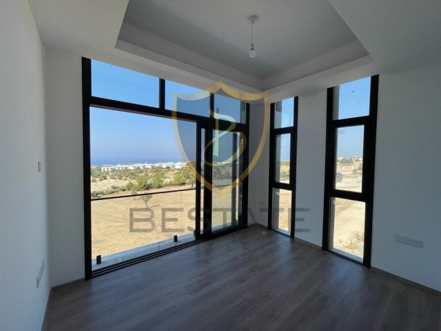 Girne Alsancak Satılık 4+1 Villa !