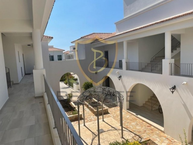 GİRNE ALSANCAK'TA ÖDÜLLÜ SİTE KIBRIS TOWN HOUSES 2+1 SATILIK DAİRE !!