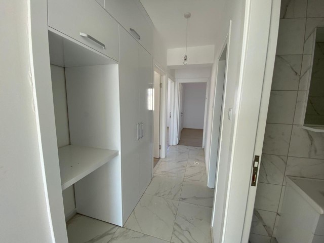 3 + 1 LUXUS-WOHNUNG ZUM VERKAUF MIT MEERBLICK IM ZENTRUM VON KYRENIA !! ** 