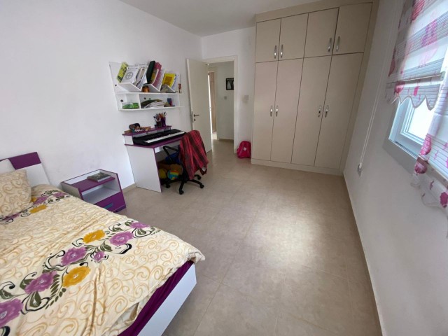 150 M2 3+1 Wohnung zum Verkauf im Zentrum von Kyrenia !! ** 