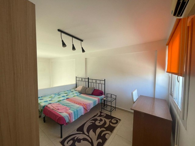 VOLL MÖBLIERT, GARTEN ,1+1 DOPPEL LLOGARA APARTMENT ZUM VERKAUF IN DER NÄHE DER AMERIKANISCHEN UNIVERSITÄT VON KYRENIA !! ** 