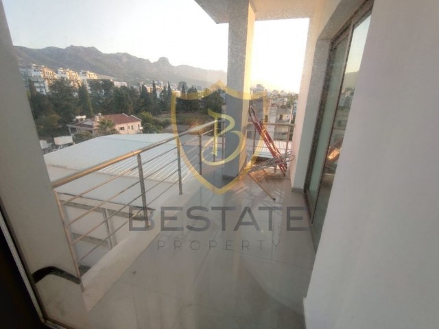 LUXURY 2 + 1 RENTAL APARTMENT ON A SITE WITH A POOL IN THE CENTRAL TURKISH QUARTER OF KYRENIA !! ** 