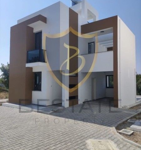 VILLA FOR SALE IN KYRENIA ALSANCAK AT AN OPPORTUNITY PRICE !! ** 