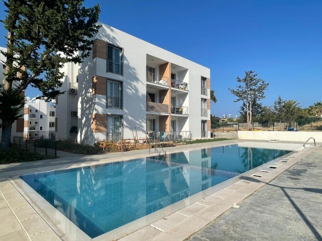 3 + 1 APARTMENT FOR SALE IN A COMPLEX WITH A POOL IN ALSANCAK, KYRENIA!! ** 