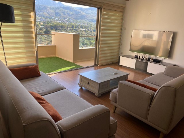 2+1 DUPLEX PENTHOUSE ZU VERMIETEN ULTRA LUXUS IM ZENTRUM VON KYRENIA !! ** 