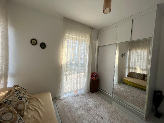 LEFKOŞA YENİŞEHİR'DE SATILIK 2+1 DAİRE !!!