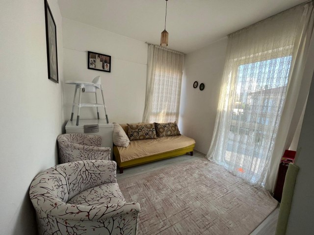 LEFKOŞA YENİŞEHİR'DE SATILIK 2+1 DAİRE !!!