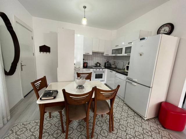 LEFKOŞA YENİŞEHİR'DE SATILIK 2+1 DAİRE !!!