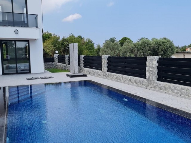 4+1 VILLA ZUM VERKAUF IN KYRENIA LAPTA !!!