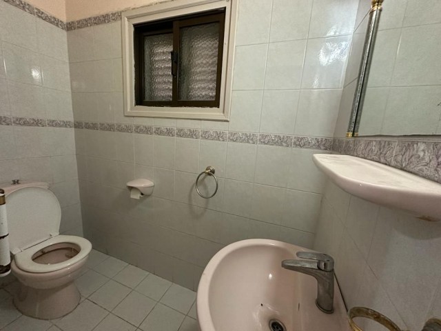 3+1 FLAT FOR RENT IN KYRENIA CENTER WITH GARDEN!!