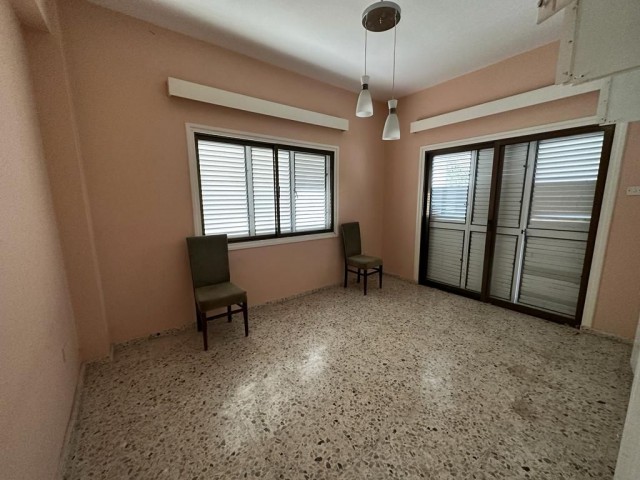 3+1 FLAT FOR RENT IN KYRENIA CENTER WITH GARDEN!!