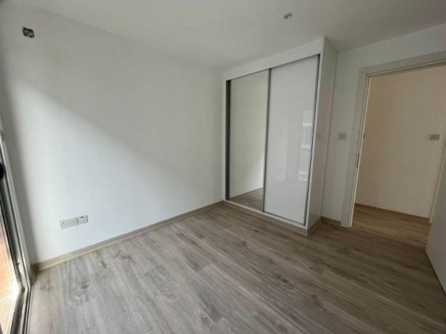 LEFKOŞA KÜÇÜK KAYMAKLI'DA PRESTİJLİ SİTE'DE 140 m2  SATILIK 3+1 DAİRE !!