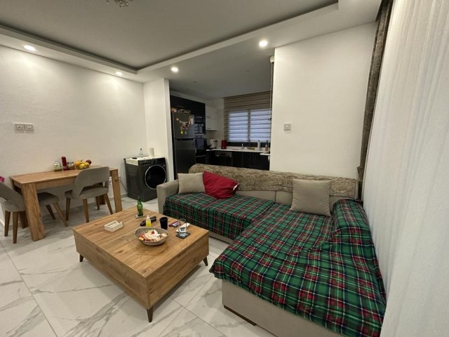 2+1 WOHNUNG ZUM VERKAUF IN ALSANCAK, KYRENIA, ALLE KOSTEN BEZAHLT, LUXUSMÖBEL!!