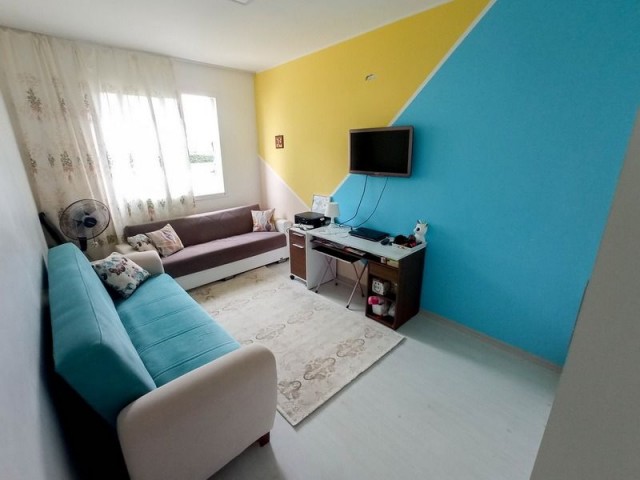 2+1 FLAT FOR SALE IN A MAINTAINED COMPLEX IN ALSANCAK, KYRENIA!!