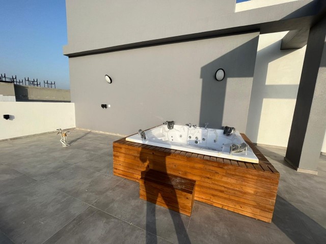 LUXUS 2+1 PENTHOUSE ZU VERKAUFEN MIT PRIVATEM JACUZZI AUF DER TERRASSE IN GÖNYELI LEFKOŞA !!!