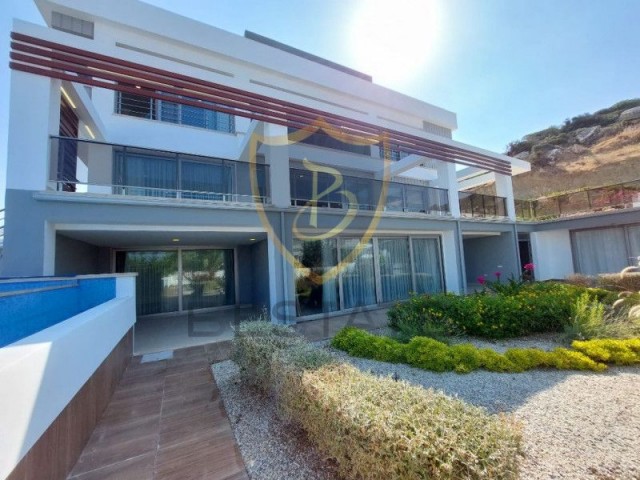 ULTRA-LUXURIÖSE 7+2 SEA ZERO VILLA ZU VERMIETEN IN KYRENIA ALAGADİ !!