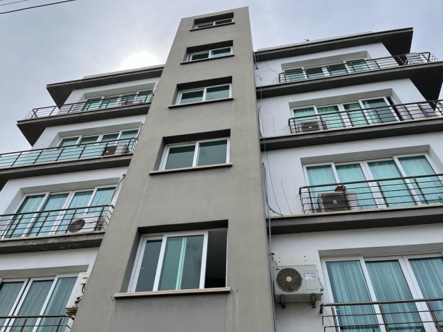 GİRNE MERKEZ'DE PANORAMİK MANZARALI FULL EŞYALI SATILIK 3+1 DAİRE !!