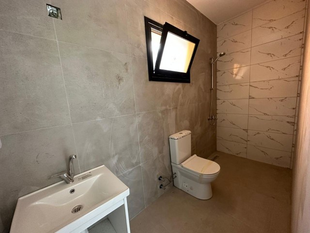 LEFKOŞA KIZILBAŞTA SATILIK TÜRK KOÇANLI  135 m2  2+1 PENTHOUSE  !!