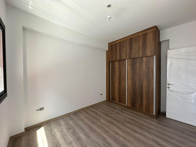 LEFKOŞA KIZILBAŞTA SATILIK TÜRK KOÇANLI  135 m2  2+1 PENTHOUSE  !!