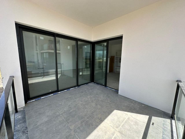 LEFKOŞA KIZILBAŞTA SATILIK TÜRK KOÇANLI  135 m2  2+1 PENTHOUSE  !!