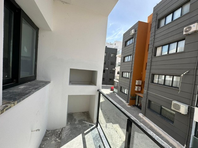 LEFKOŞA KIZILBAŞTA SATILIK TÜRK KOÇANLI  135 m2  2+1 PENTHOUSE  !!