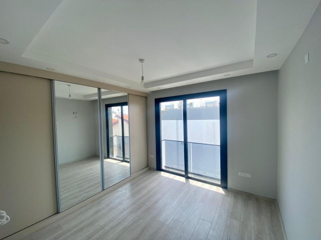 3+1 FLAT FOR SALE IN GÖNYELİ, NICOSIA WITH COMMERCIAL PERMIT !!