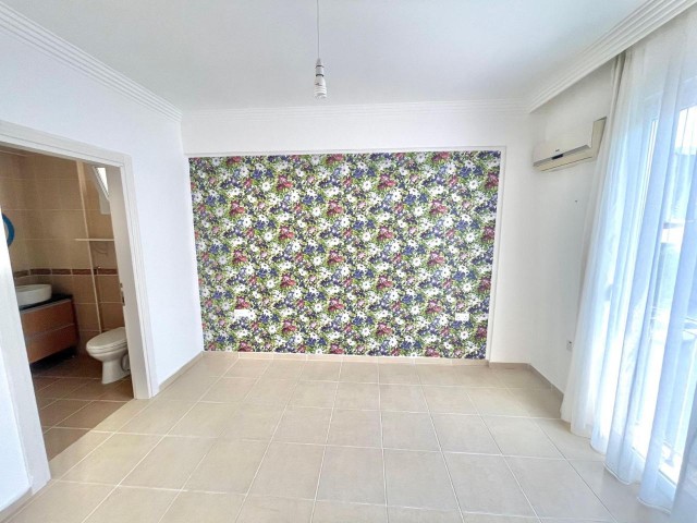 3+1 FLAT WITH ROOF TERRACE IN ALSANCAK, KYRENIA!!