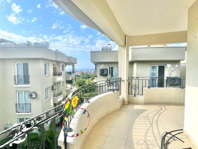 3+1 FLAT WITH ROOF TERRACE IN ALSANCAK, KYRENIA!!