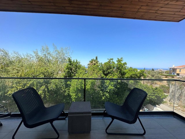 2+1 PENTHOUSE ZUM VERKAUF IN BELLAPAIS, KYRENIA MIT BERG- UND MEERBLICK!!