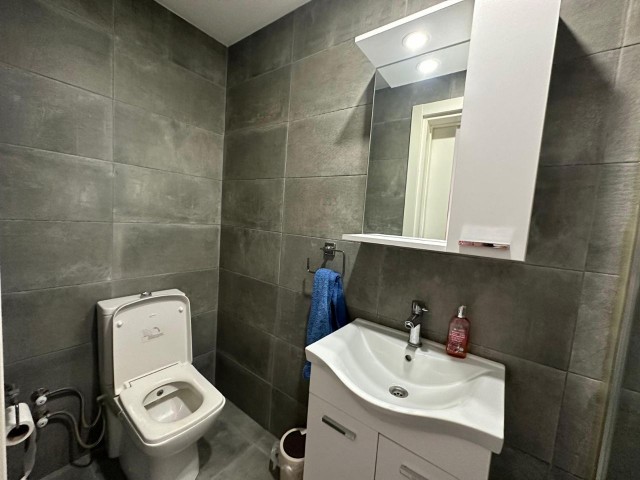 GİRNE BELLAPAİS'DE DAĞ VE DENİZ MANZARALI SATILIK 2+1 PENTHOUSE !!