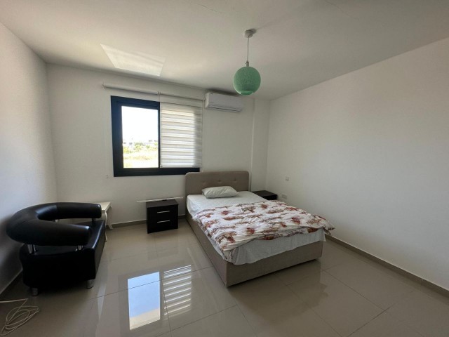 GİRNE BELLAPAİS'DE DAĞ VE DENİZ MANZARALI SATILIK 2+1 PENTHOUSE !!