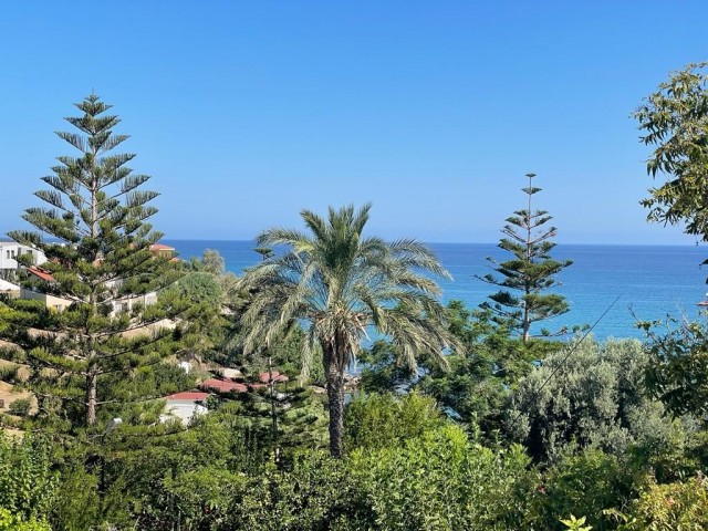 3+1 VILLA ZU VERKAUFEN IN ALSANCAK, KYRENIA, fußläufig zum Meer!!