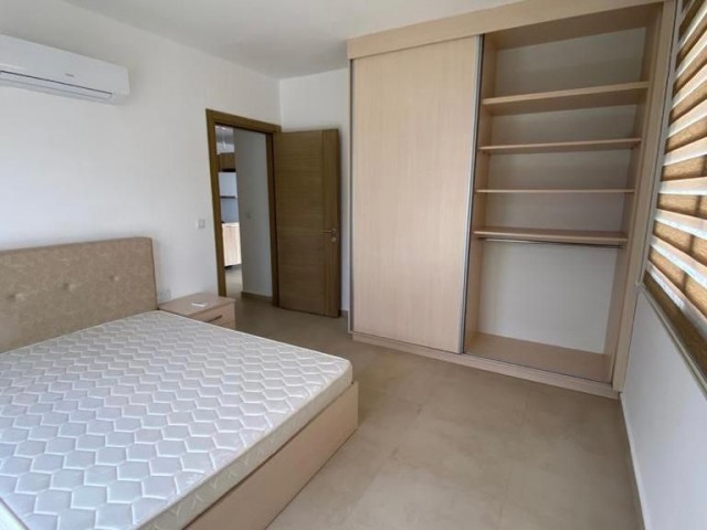 VOLLSTÄNDIG MÖBLIERTE 2+1-WOHNUNG ZU VERMIETEN IM KYRENIA CENTER!!