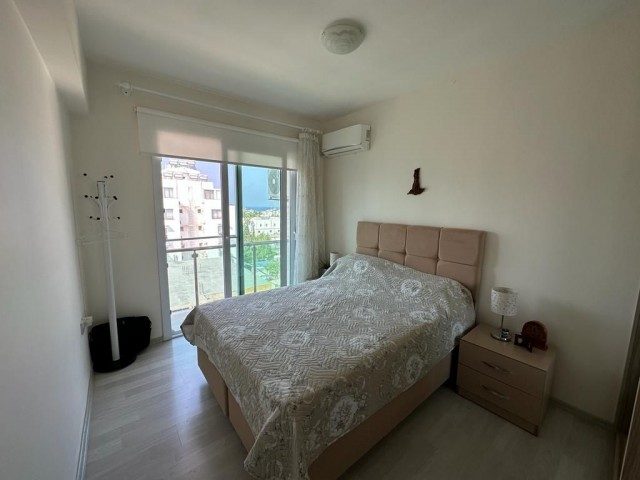 3+1 DUPLEX-WOHNUNG ZU VERKAUFEN MIT BERG- UND MEERBLICK IM ZENTRUM VON KYRENIA!!