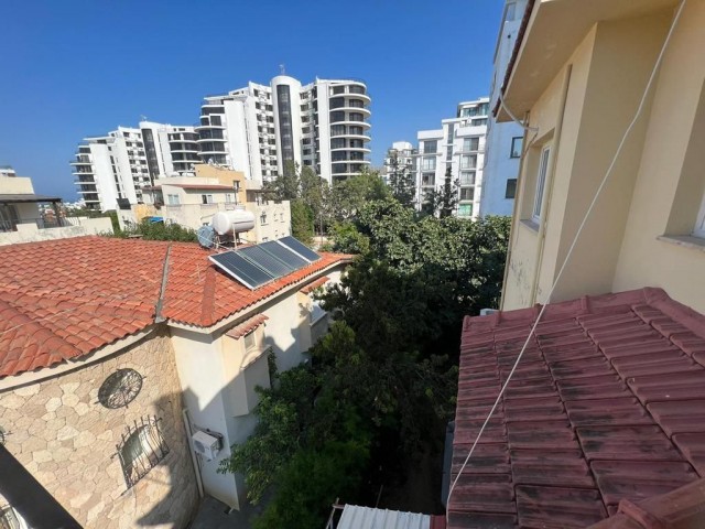 3+1 FURNISHED FLAT FOR SALE IN KYRENIA CENTER AT OPPORTUNITY PRICE!!