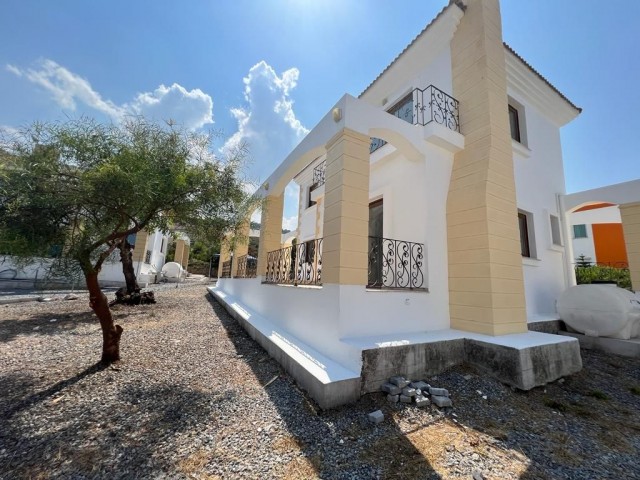 3+1 VILLA ZUM VERKAUF IN KYRENIA KARŞIYAKA MIT WUNDERBARER AUSSICHT!!