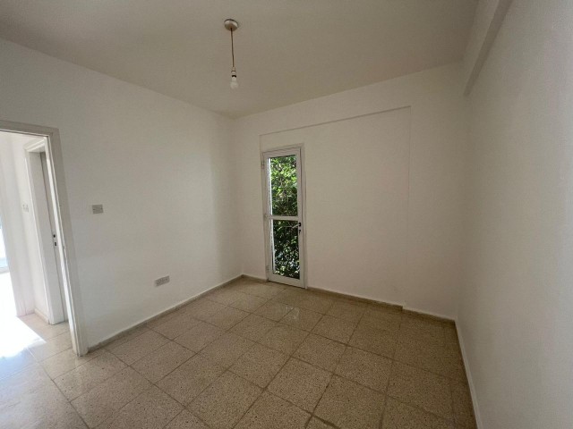 2+1 FLAT FOR SALE IN KYRENIA CENTER WITH A SUITABLE INVESTMENT OPPORTUNITY PRICE!!