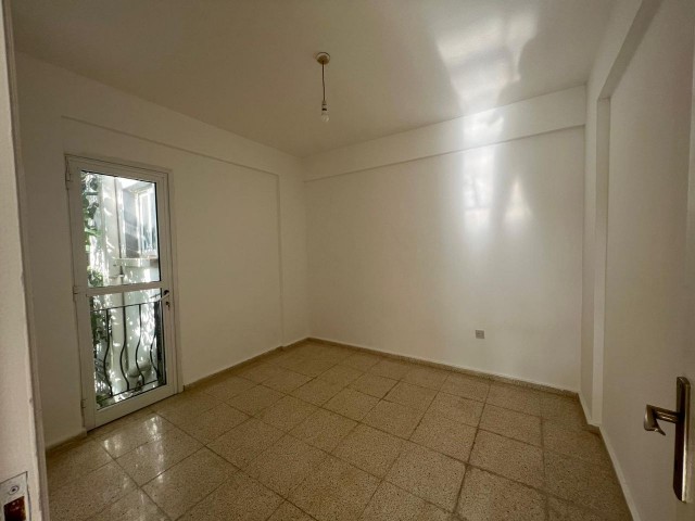 2+1 FLAT FOR SALE IN KYRENIA CENTER WITH A SUITABLE INVESTMENT OPPORTUNITY PRICE!!