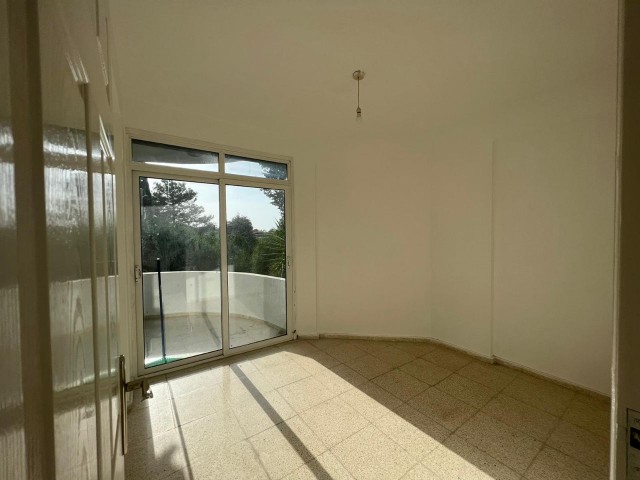 2+1 FLAT FOR SALE IN KYRENIA CENTER WITH A SUITABLE INVESTMENT OPPORTUNITY PRICE!!