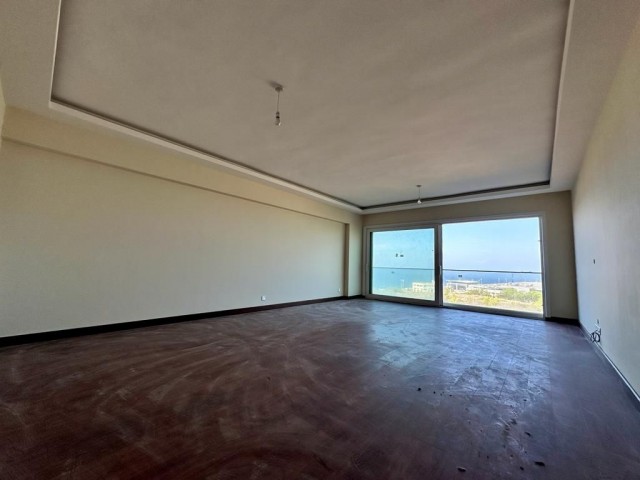 3+1 FLAT FOR SALE WITH UNINTERRUPTED SEA VIEW IN A SEAFRONT COMPLEX IN KYRENIA CENTER!!