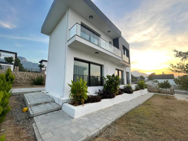 VOLLSTÄNDIG MÖBLIERTE 4+1-VILLA MIT HERRLICHER AUSSICHT IN ÇATALKÖY, GIRNE