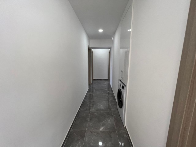 VOLLSTÄNDIG MÖBLIERTE 3+1-WOHNUNG ZU VERMIETEN IM KYRENIA CENTER!!