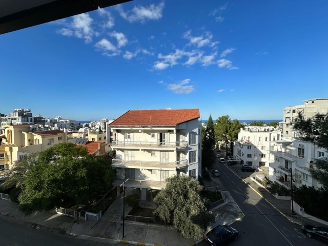 2+1 NEUE WOHNUNG MIT VOLLSTÄNDIGEM MEERBLICK IM KYRENIA CENTER!!