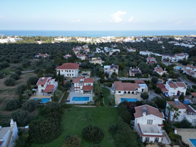 VILLA-PROJEKT GENEHMIGTES GRUNDSTÜCK ZUM VERKAUF IN OZANKÖY, GIRNE!!