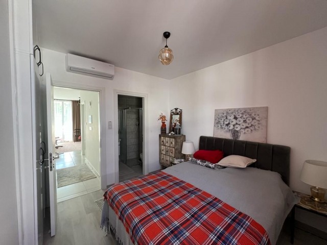 2+1 WOHNUNG ZUR TÄGLICHEN MIETE IM KYRENIA CENTER!!